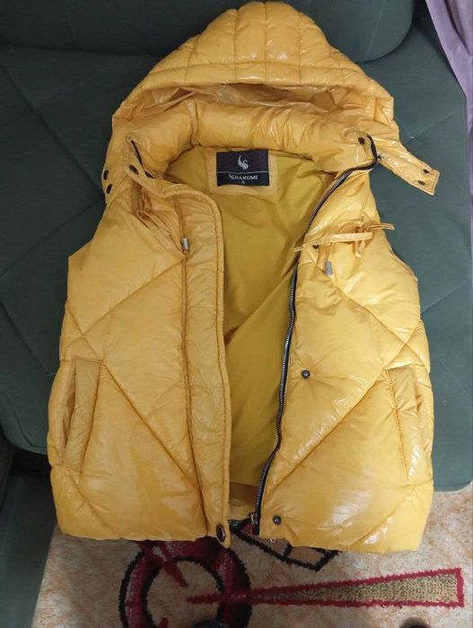 Жилетка дутая на девочек 3-6 лет