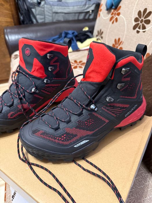 Трекинг обувки Mammut, Ducan High GTX