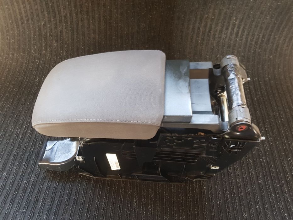Подлакътник VW Golf 5 Фолцваген Голф 5