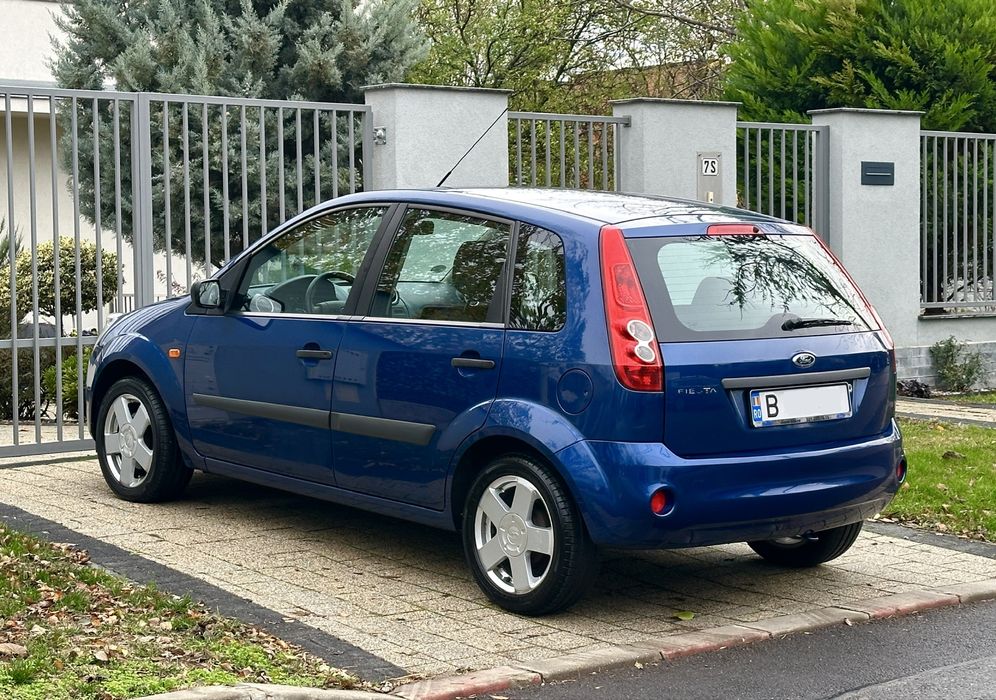 • Ford Fiesta / 60.000 KM / Model Exemplar / Unic Proprietar / AC •