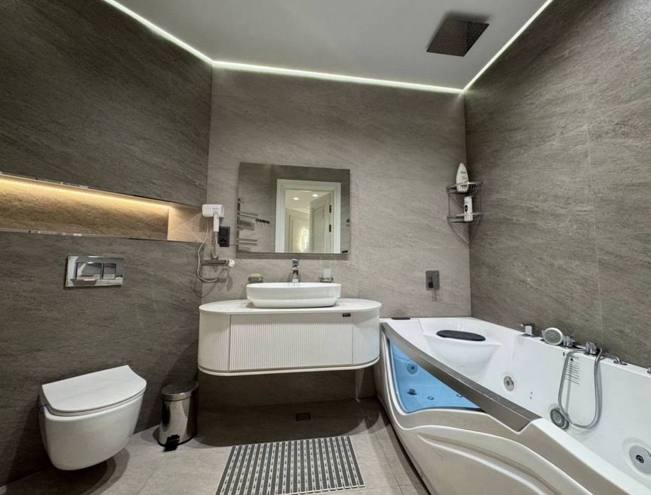 Продается 3х ком квартира, ЖК Мега Дом, ор-р: ул. Паркентская, 150 м2