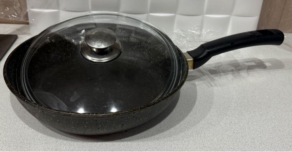 Сковорода с крышкой 4000 доставка такси