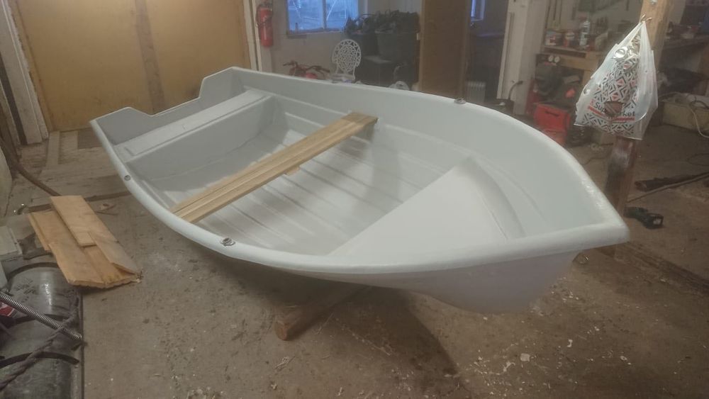 Продавам 4 броя гребни лодки