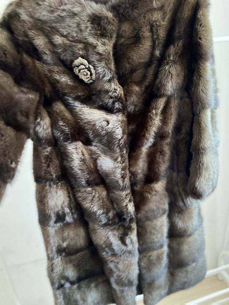 Продам норковую шубу.