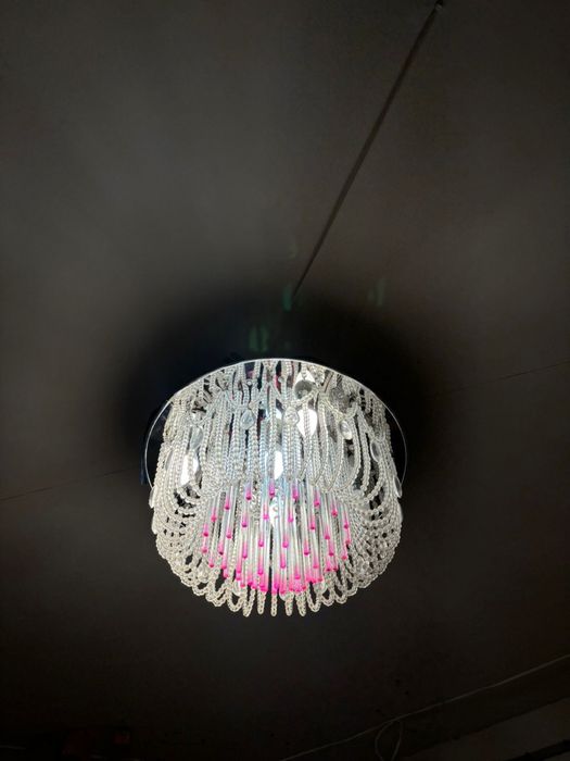 Продам люстру в хорошем состоянии