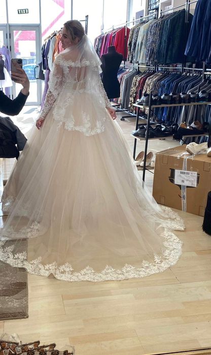 Vând rochie de mireasă