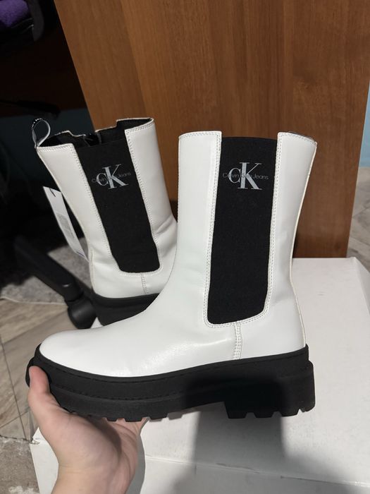 Оригинални ботуши на calvin klein jeans чисто нови с етикет и кутия