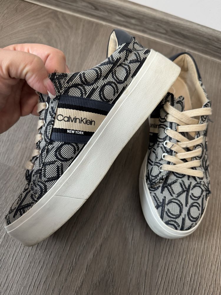 Кецове Calvin Klein
