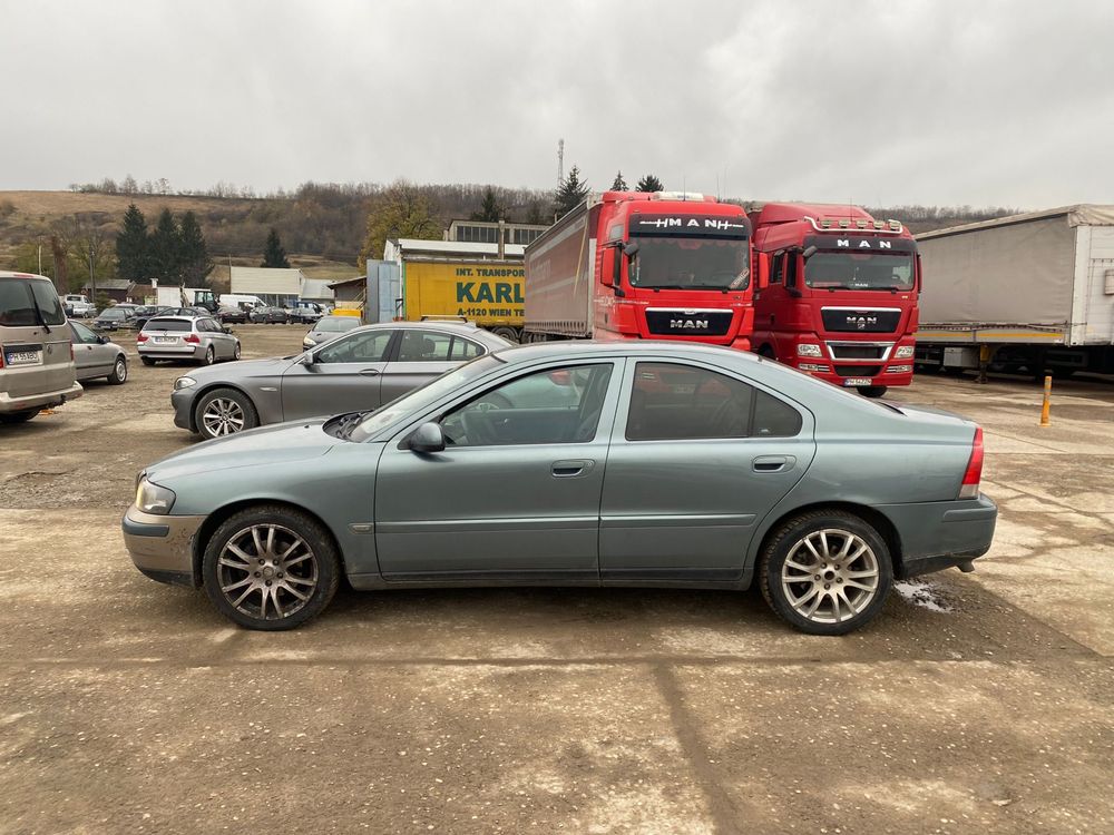 Dezmembrez Volvo S60 2.4d