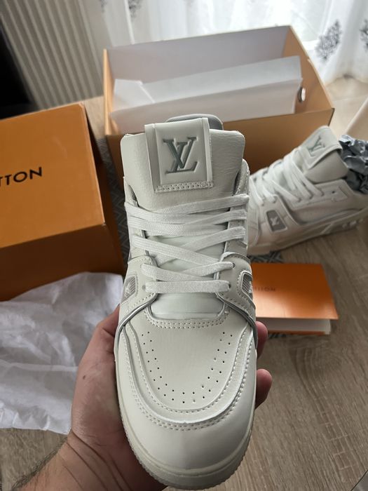 Adidasi Louis Vuitton