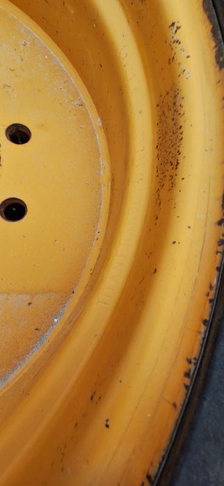 Джанти  18 w 28 с 12  болта и с гуми , свалени от Liebherr