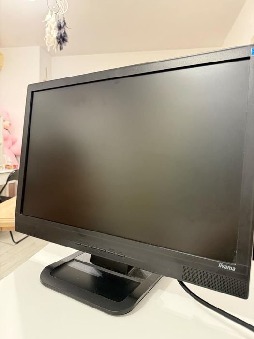 Продавам монитор iiyama ProLite E2202WS – 22”