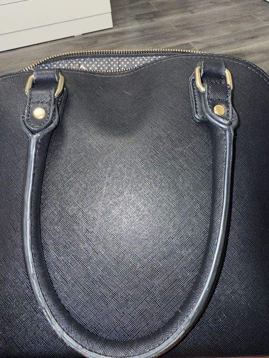 Geanta Truttrussardi purtata, dar in stare buna