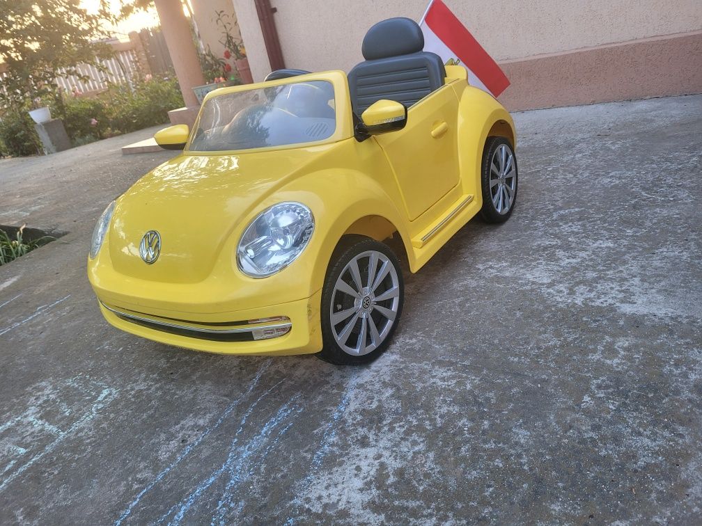 Masinuta electrica pentru copii VW Beetle