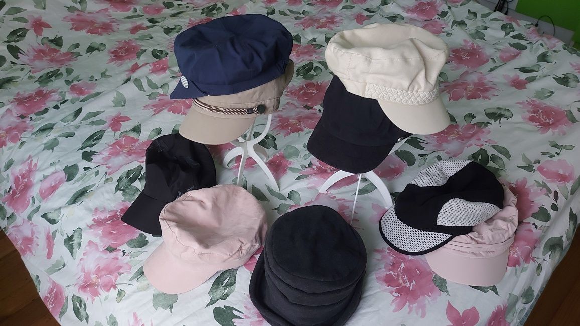 Дамски шапки тип барета и други модели