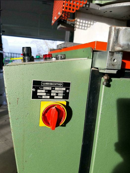 Едноглава залепваща машина 0.2мм. WEGOMA Германия за дограма