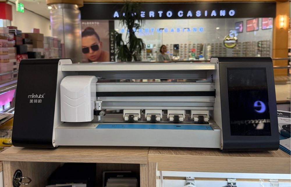 Плоттер для нарезок гидрогелевых пленок  Mietubl