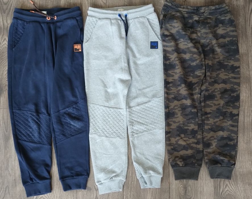 Lot pantaloni trening 9-10 ani