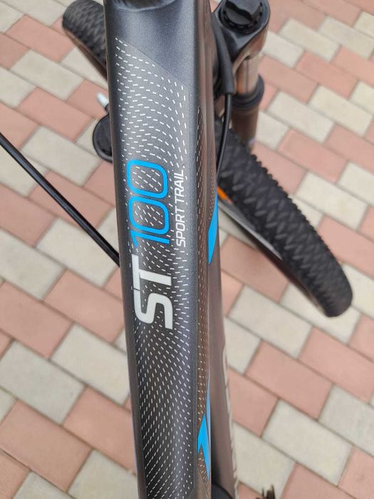 Vând bicicleta ROCKRIDER ST 100 GREY