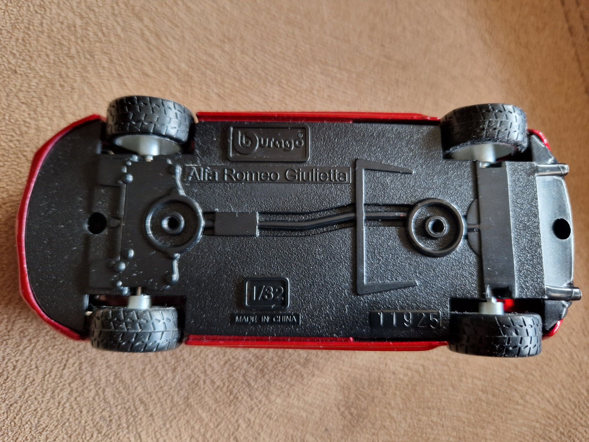 Bburago 1/32 колички