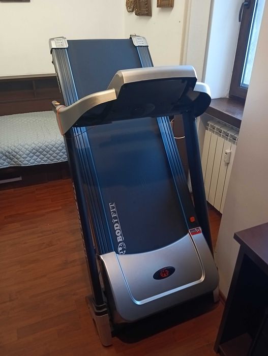 Banda de alergat BodyFit A5000