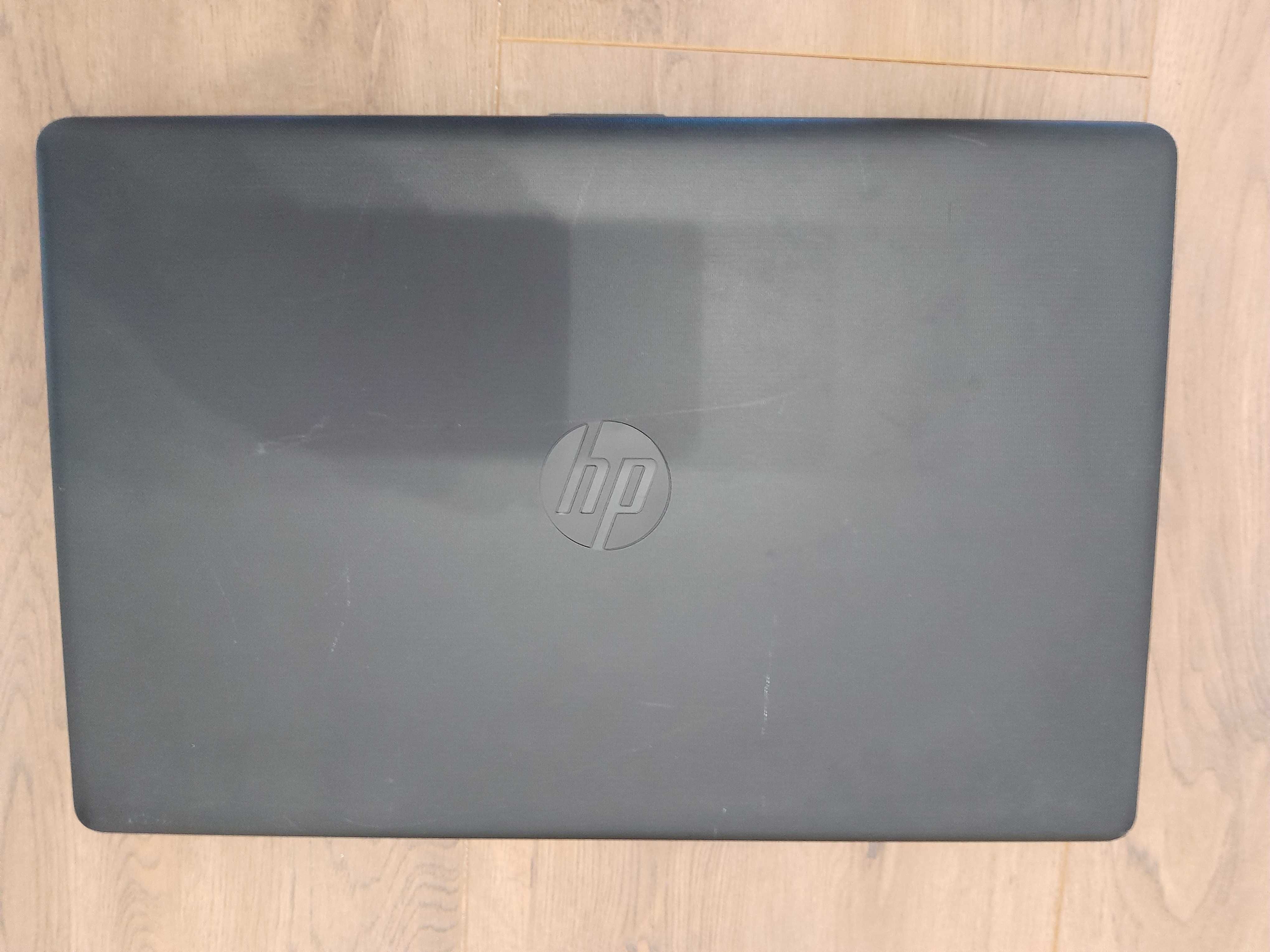 Hp 17 , 17 Hd + , Ryzen3 2200U , 2 Gb Video , 8 Gb ddr 4 , Ssd + Hdd