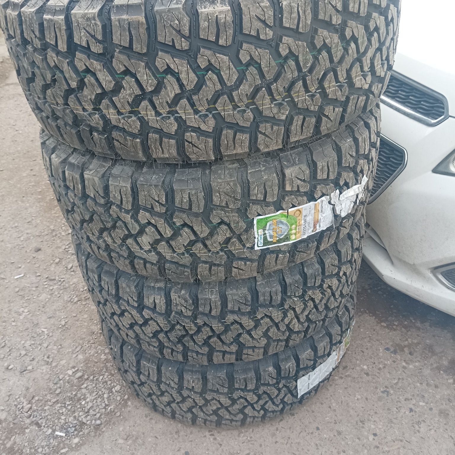 275/65/18 Chevrolet trailblazerga moshniy balon X/T Tesche Tires ýol