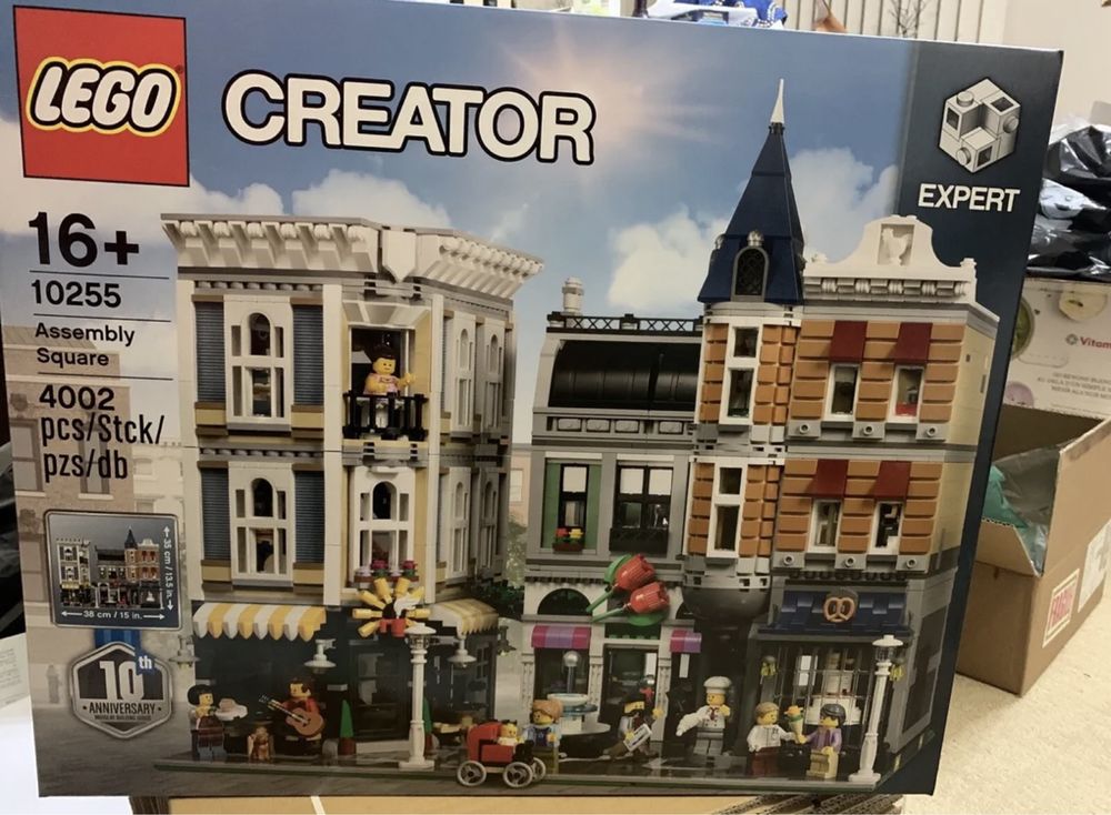 LEGO® Creator Expert - Assembly Square 10255