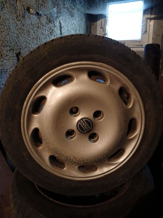 Волво s40 v40 железни джанти 15’ със зимни гуми 4x114,3,