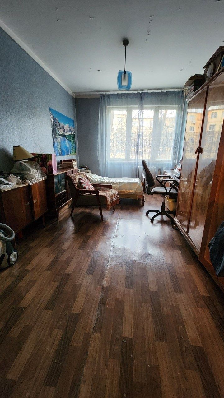 Продаётся Чиланзар Ц 3 комн. 2этаж. Панель.