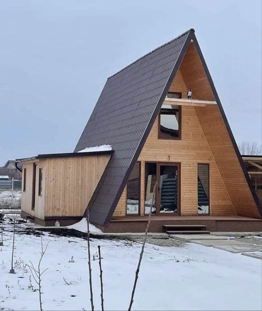 Vand case din lemn si pe structura metalica