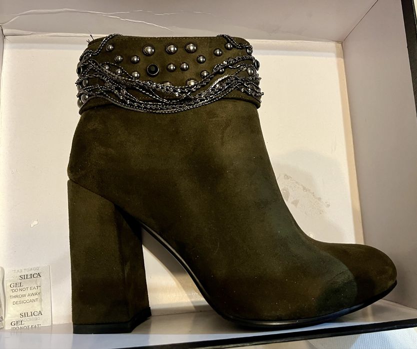 Полусапожки темно зеленые, без меха, 38 размер, новые