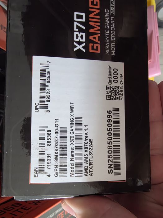 Placa de baza GIGABYTE X870 GAMING X WIFI7, AM5, DDR5, Wi-Fi, BT, ATX