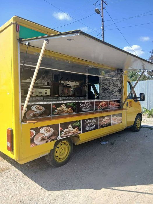 Vând rulotă fast-food