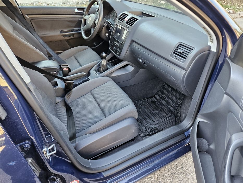 Vând Vw Golf V 1.4 16V km 232.480