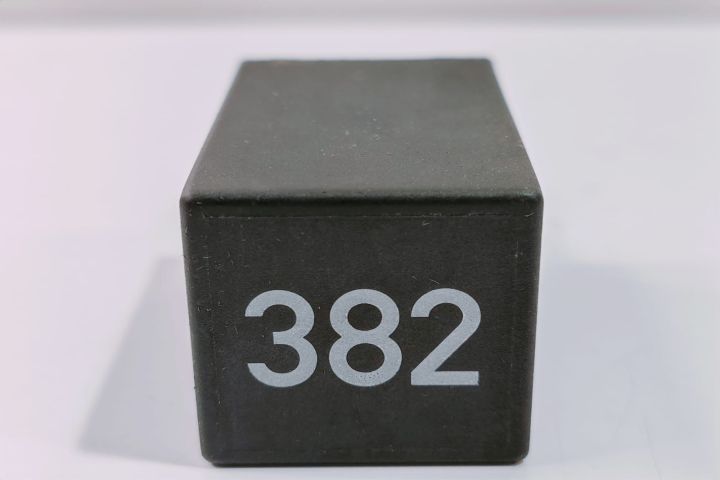 Releu  382  4D0907131 Audi A4 B5 (facelift)