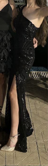 Официална черна рокля