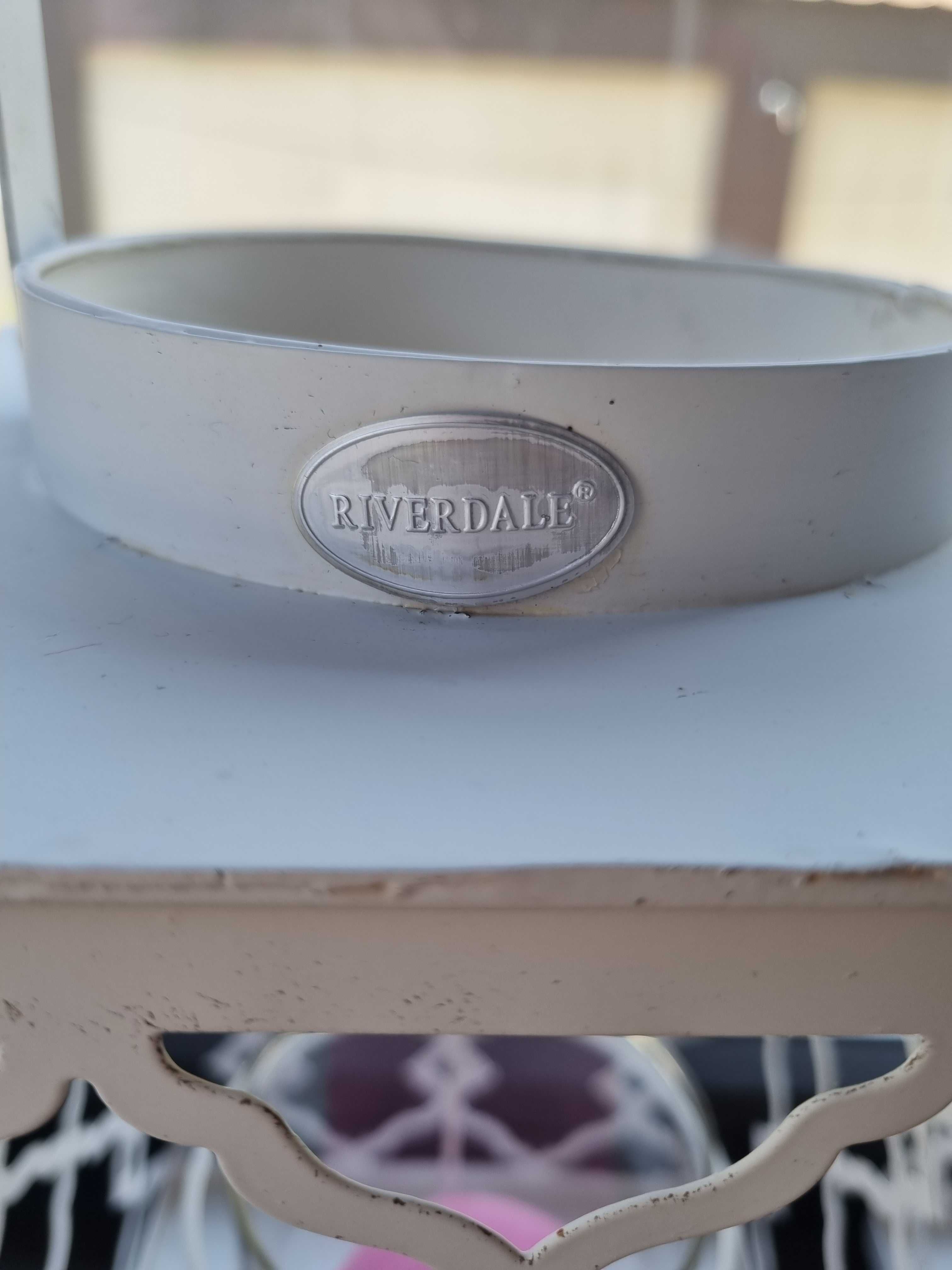 Riverdale  set, felinare metal