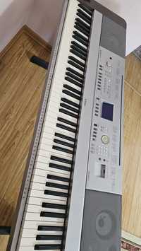Продам пианино электронное YAMAHA