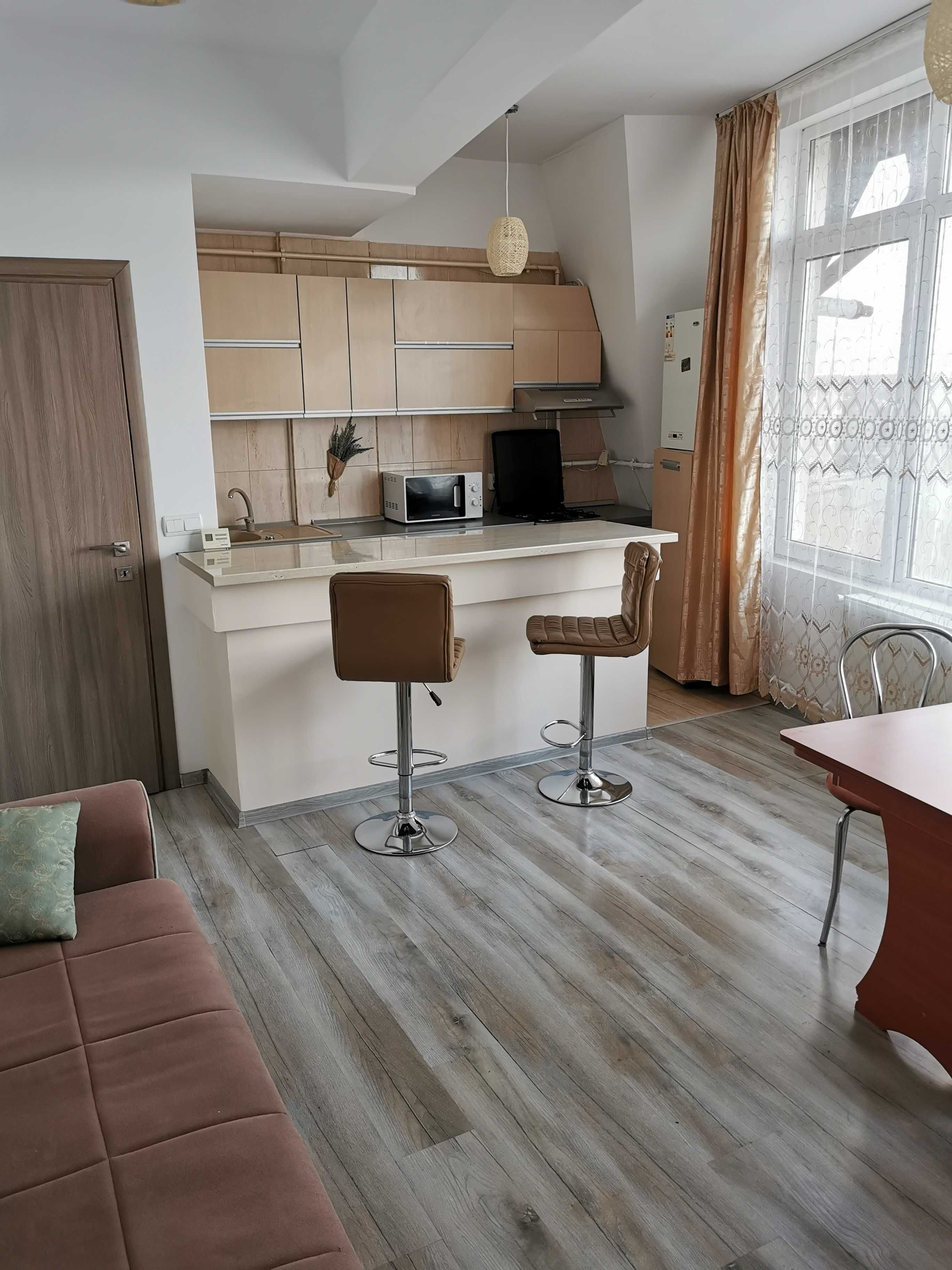 Apartament 2 camere decomandat central bloc C1 piața Sf Ilie