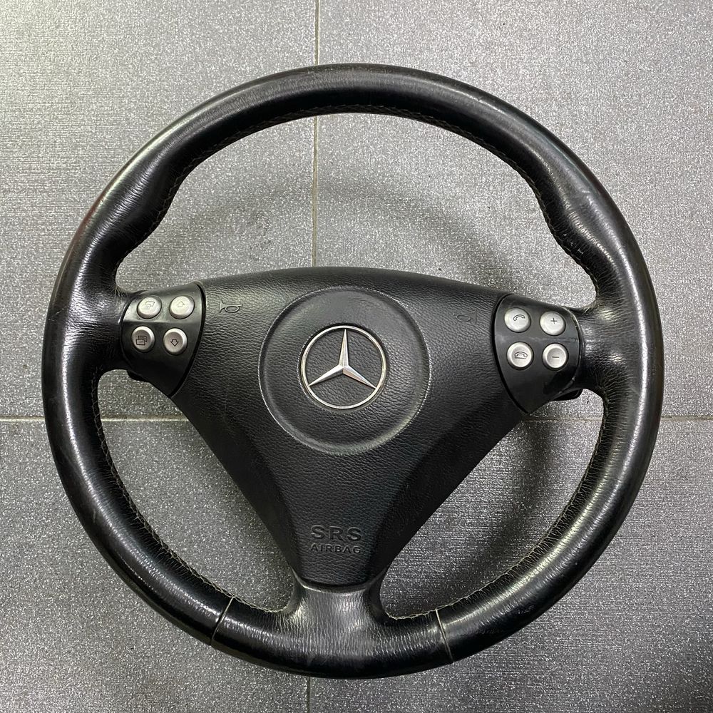 Продавам волан за Мерцедес w166/w212/w204 Mercedes W203