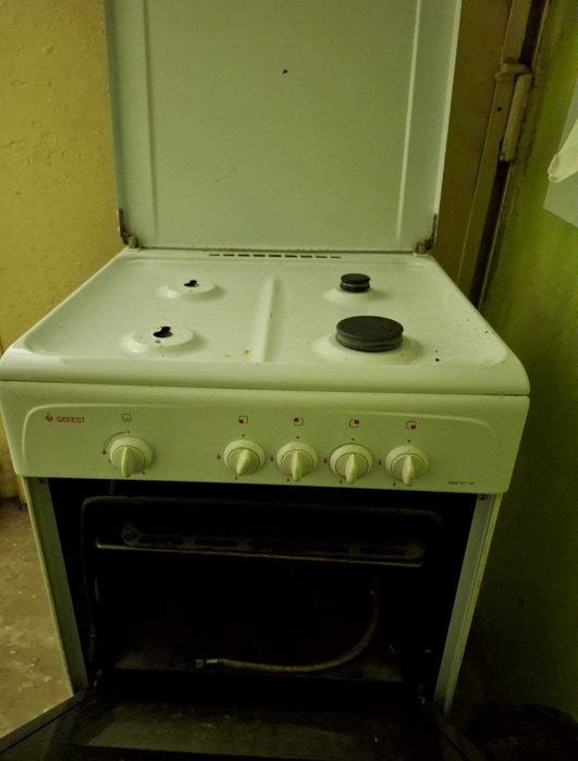 Срочно продаю  Газовая плита Gefest