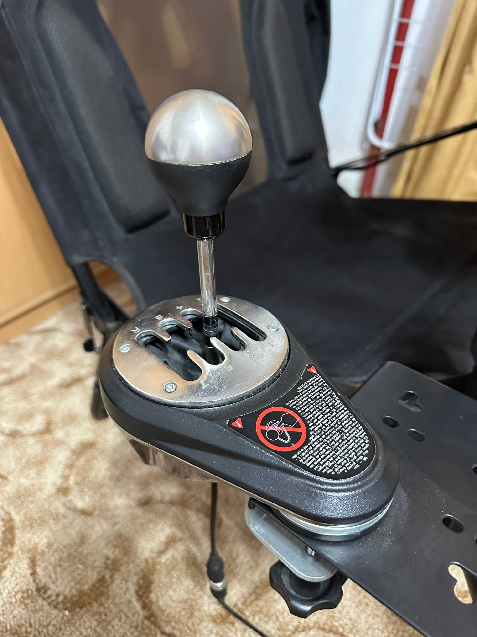 Thrustmaster TH8A Shifter – (7+R)