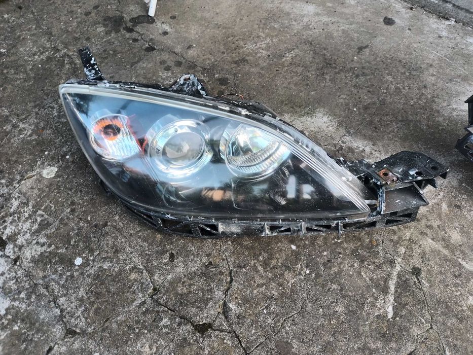 ляв или десен фар за мазда 3 03 - 09 MAZDA 3