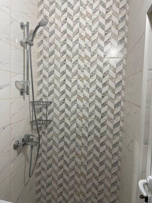 Дава се под наем Тристаен апартамент в Бургас, Център - 85 кв.м за 612 € - Снимка #6