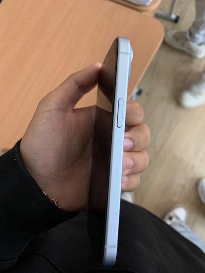 Vand iphone 15 impecabil