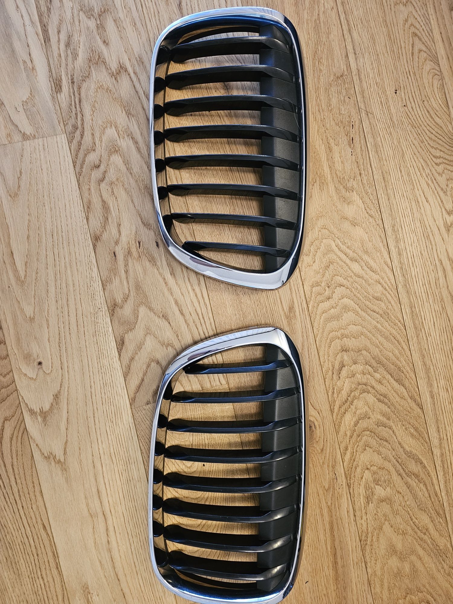 Set grile radiator originale  BMW X1 2016+