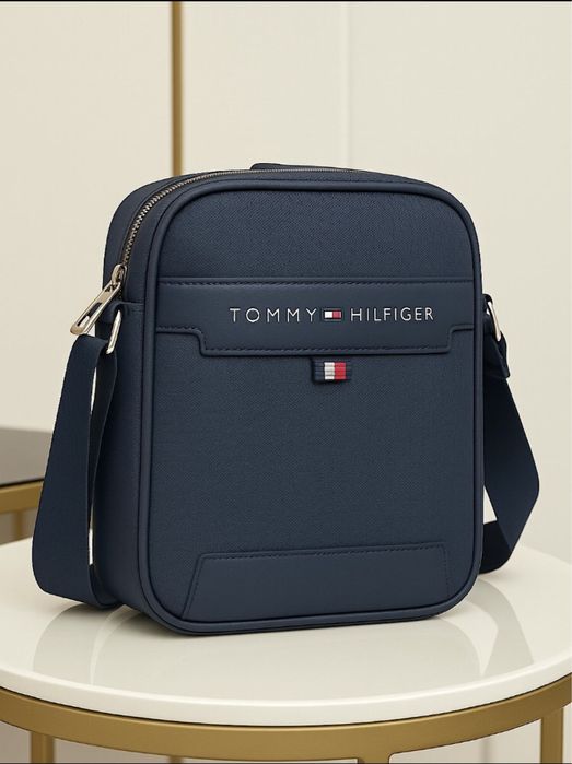 TOMMY HILFIGER в темно синем цвете