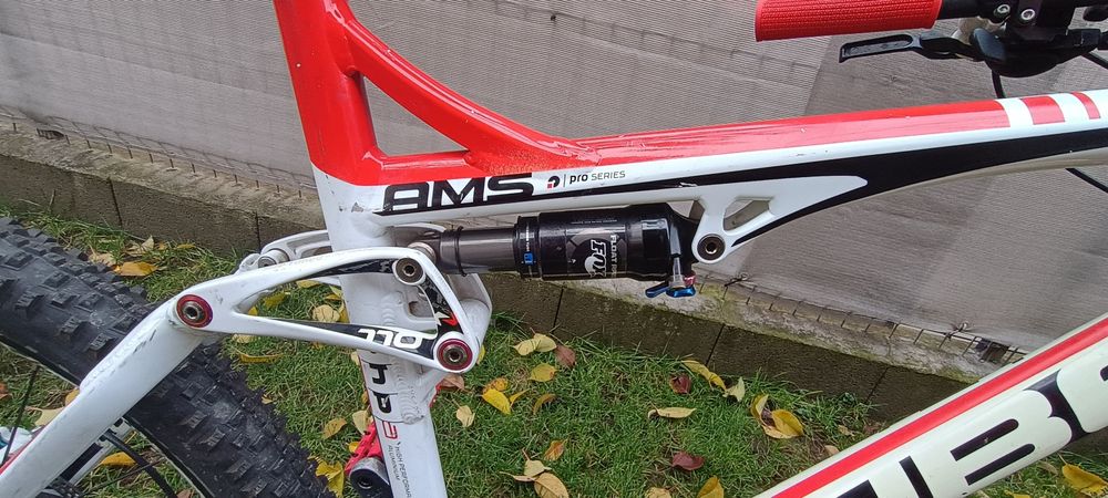 Bicicleta Cube AMS 110 full suspension