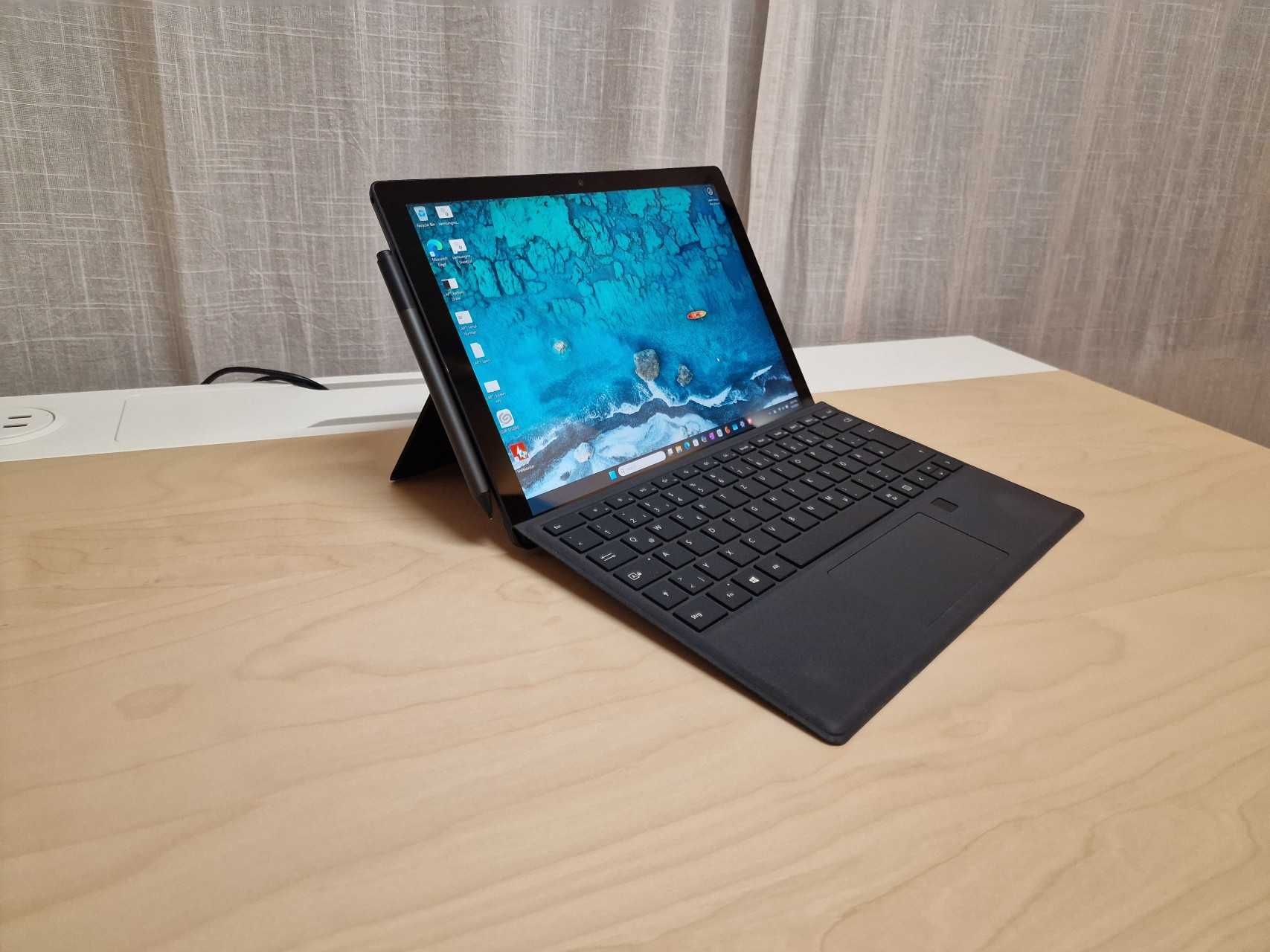 Microsoft Surface Pro 7,  i7-1065G7, 16GB RAM, 512GB SSD Bundle